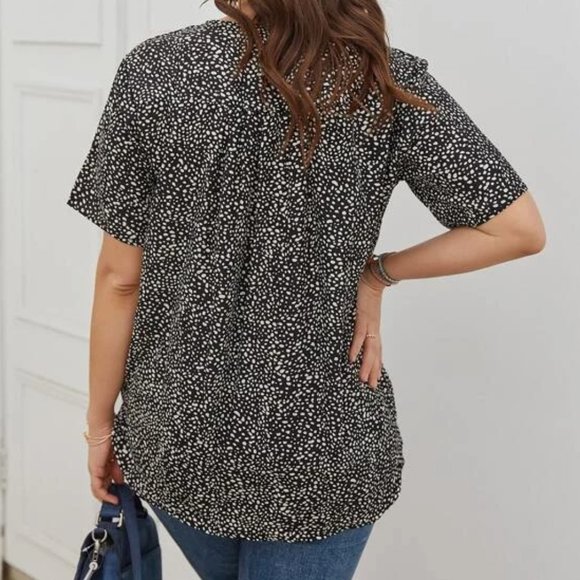 Black V Neck Printed Floral Top in 2XL - Picture 2 of 3